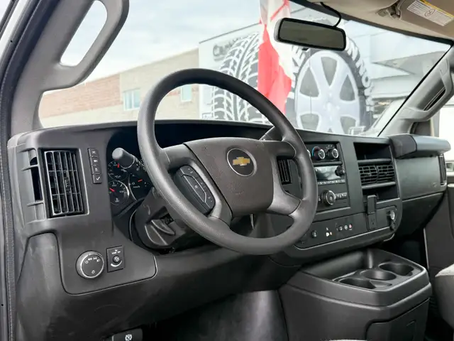 2025 Chevrolet Express Cutaway Work Van 4.3L V6 WITH REMOTE E... in Cargo & Utility Trailers in Ottawa - Image 11