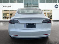 Delivers 131 Highway MPG and 147 City MPG! This Tesla Model 3 boasts a Electric engine powering this... (image 3)