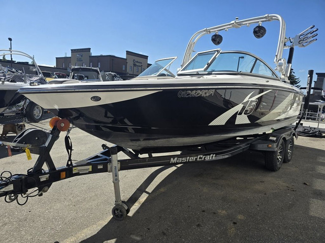 2012 Mastercraft X15 SURF System FINANCING AVAILABLE in Powerboats & Motorboats in Vancouver - Image 4