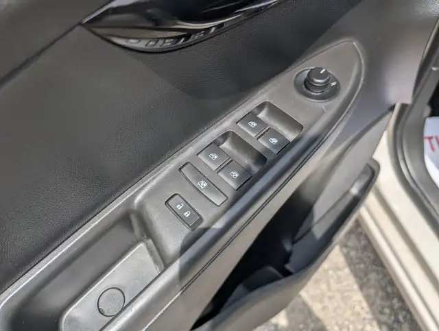 2020 Chevrolet Spark 1LT Automatic in Cars & Trucks in London - Image 17