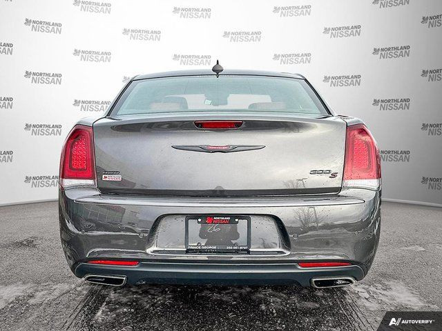 2021 Chrysler 300 AWD | HEATED LEATHER SEATS | SUNROOF | LOADED in Cars & Trucks in Prince George - Image 4