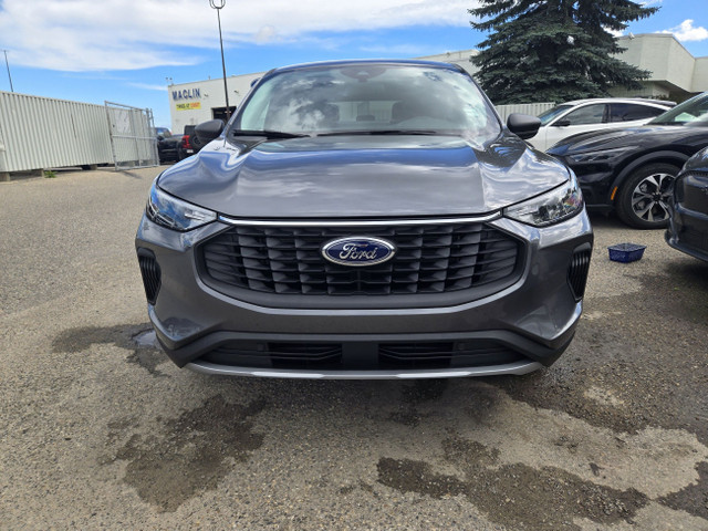 2025 Ford Escape PHEV | TRAILER TOW PKG | PREM PKG | PANO ROOF in Cars & Trucks in Calgary - Image 3