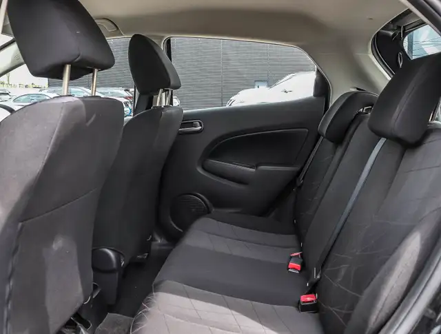 2012 Mazda Mazda2 GX in Cars & Trucks in Oakville / Halton Region - Image 17