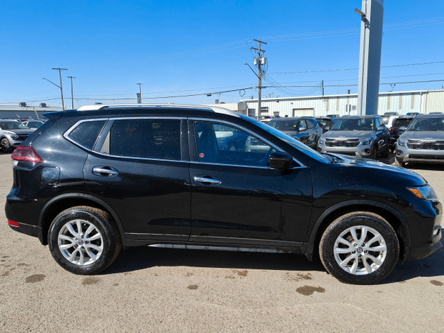 2018 Nissan Rogue SV/AWD/HEATED SEATS/BACKUP CAM/KEYLESS ENTRY A in Cars & Trucks in Prince Albert - Image 4