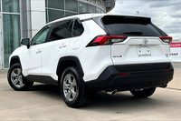 FINANCE OR LEASE PURCHASE PRICE: $34,400 + HST + Finance/Lease Fee + Licensing CASH PRICE: $36,400 +... (image 3)
