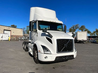 2020 VOLVO VNR64300