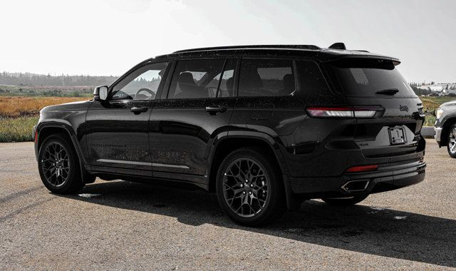 2025 Jeep Grand Cherokee L Summit Reserve in Cars & Trucks in Strathcona County - Image 2