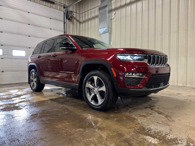 2023 Jeep Grand Cherokee 4xe BASE in Cars & Trucks in Strathcona County