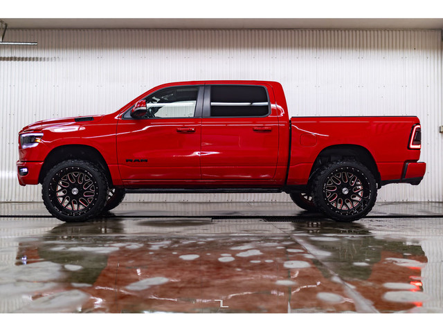 2021 Ram 1500 4x4 Crew Cab Sport Leather Nav Level Kit in Cars & Trucks in Red Deer - Image 3