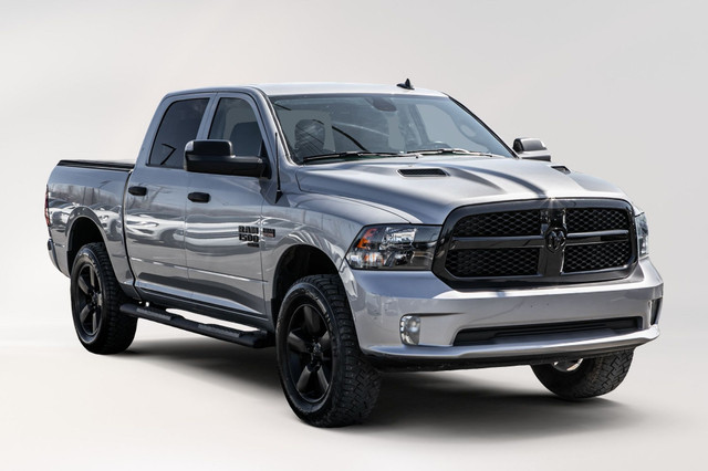 2021 Ram 1500 Classic Express Night Edtition | HEMI 5.7 | Crew C in Cars & Trucks in Longueuil / South Shore - Image 3