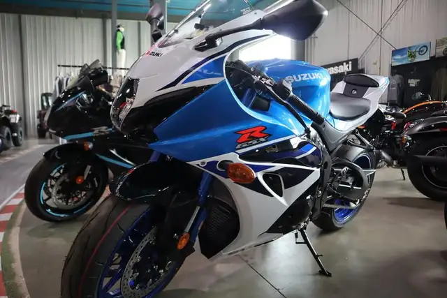 2024 Suzuki GSX-R1000R $127 B/W WITH $0 DOWN! in Sport Bikes in Strathcona County - Image 2