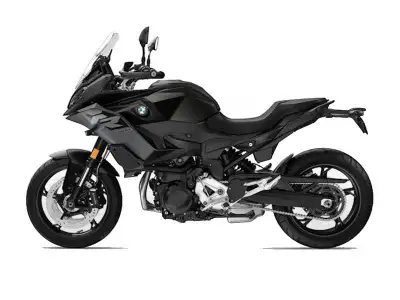2025 BMW F 900 XR Triple Black Clocks up miles, chases bends The F 900 XR is our long-distance bend-...