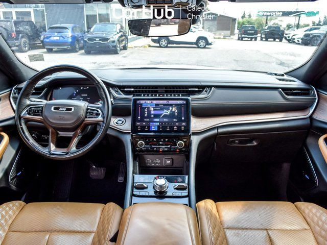 2022 Jeep Grand Cherokee L Summit 4x4 6Passenger Pano Sunroof in Cars & Trucks in Mississauga / Peel Region - Image 2