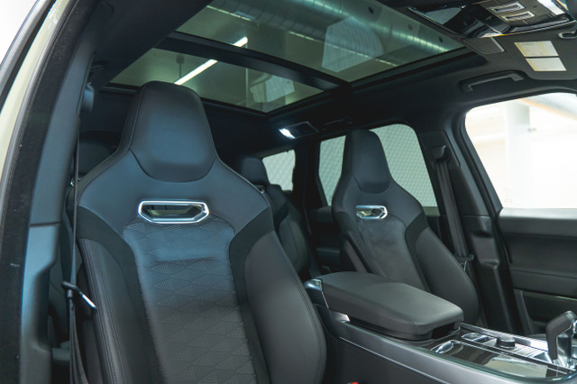 2022 Land Rover Range Rover Sport V8 Supercharged SVR *CANADA ED dans Autos et camions  à Laval/Rive Nord - Image 3