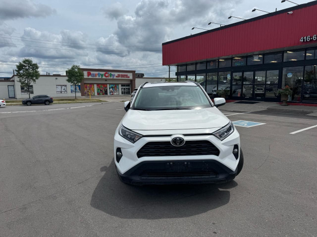 2020 Toyota RAV4 XLE AWD LEATHER SUNROOF L/ASSIST B/SPOT CARPLAY in Cars & Trucks in City of Toronto - Image 2