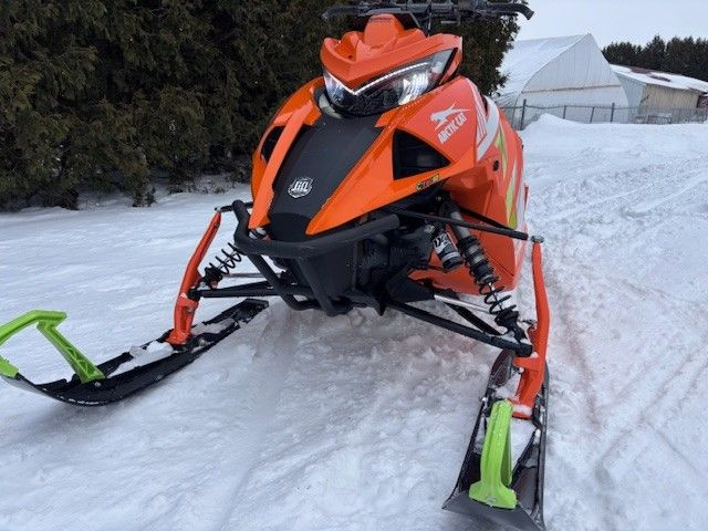 2022 Arctic Cat RIOT X 8000 146 ES MOTONEIGE NEUVE SEULEMENT 156 in Snowmobiles in Lac-Saint-Jean - Image 3