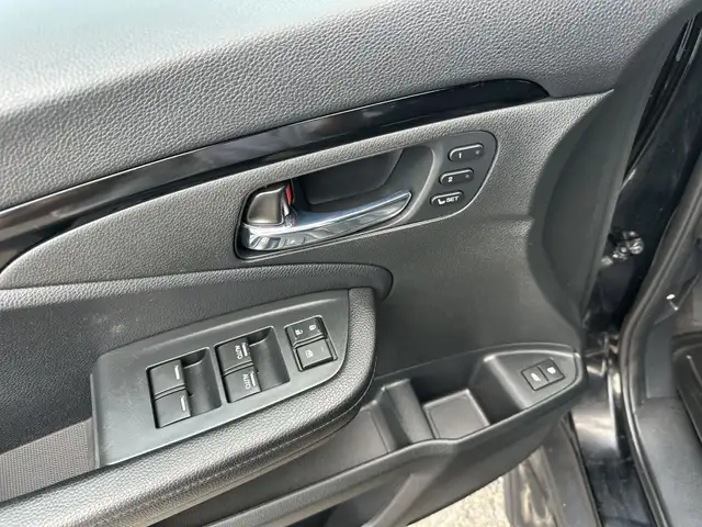2022 Honda Pilot Touring 8P l Clean CarFax l One Owner l Local V in Cars & Trucks in Calgary - Image 14