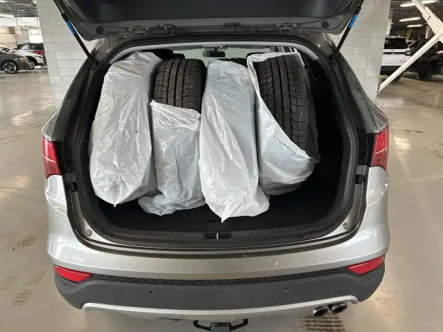 2013 Hyundai Santa Fe Premium, 4X4, Bluetooth, Jantes, Acces san in Cars & Trucks in City of Montréal - Image 33