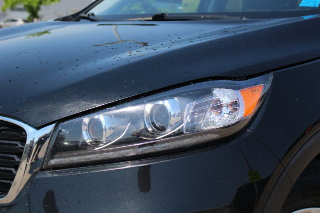 2019 Kia Sorento LX in Cars & Trucks in Calgary - Image 3