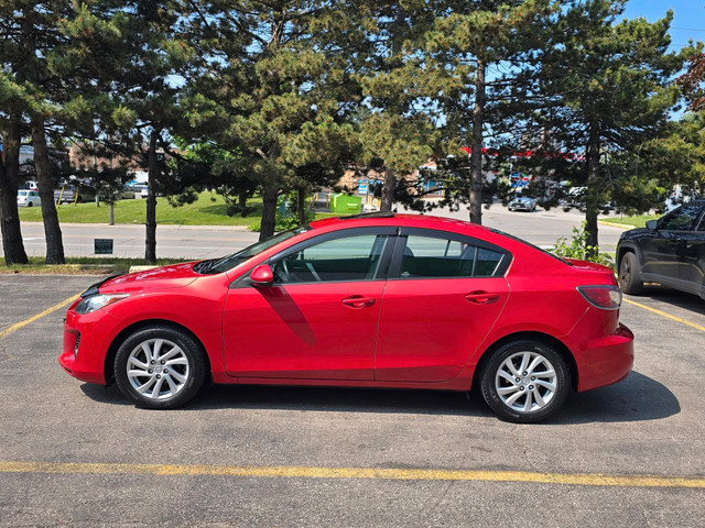 MAZDA 3 GS | AUTO | LEATHER | CARPLAY | SUNROOF | HTD SEATS |  in Cars & Trucks in Mississauga / Peel Region - Image 2