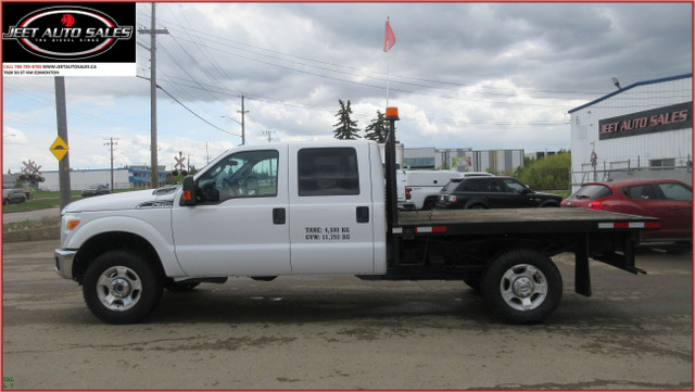 2016 Ford F-350 XLT CREW CAB FLAT DECK in Cars & Trucks in Edmonton