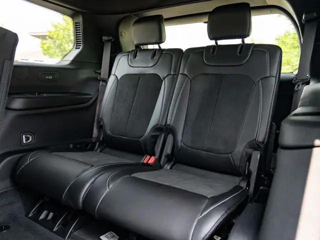 2025 Jeep Grand Cherokee L Altitude dans Autos et camions dans Barrie - Image 29