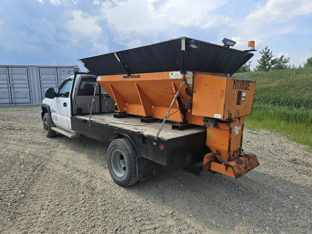 2004 GMC 3500 in Cars & Trucks in Edmonton - Image 4