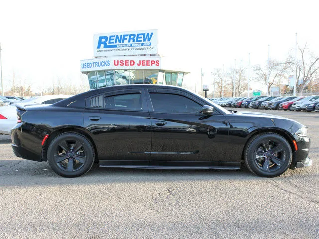 2016 Dodge Charger SXT, Sunroof, Heated Seats, Remote Start, Nav