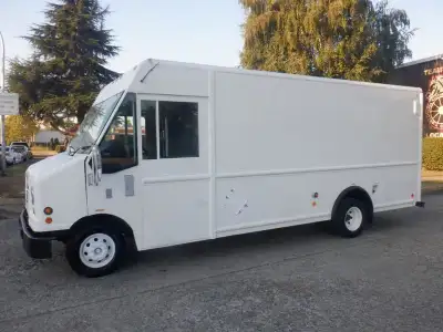 2006 Ford Econoline E-450 Utilimaster 18 Foot Cargo Step Van with Rear Shelving, 5.4L, 8 cylinder, 2...