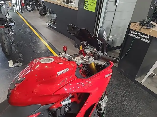 2018 Ducati SuperSport S in Street, Cruisers & Choppers in Calgary - Image 5