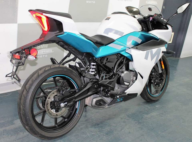 2022 CF MOTO 300SS in Sport Bikes in City of Montréal - Image 3