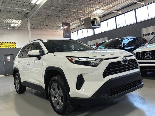 2022 Toyota RAV4 XLE AWD|ALLOYS|SUNROOF|BACKUPCAM|HEATEDSEATS|EC in Cars & Trucks in City of Toronto - Image 2