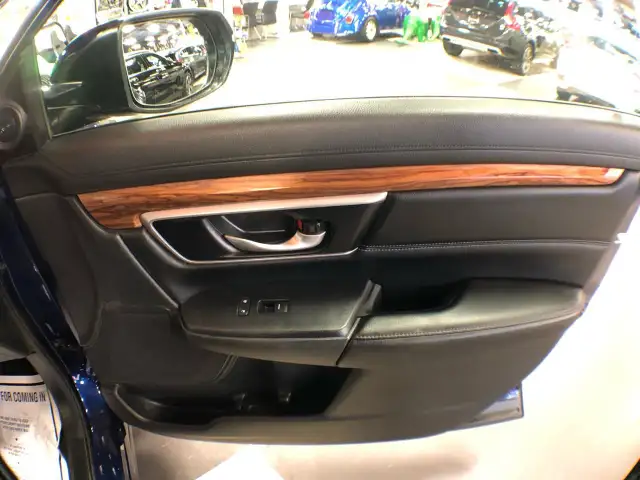 2020 Honda CR-V TOURING AWD LEATHER SUNROOF NAVI B/SPOT CAMERA dans Autos et camions dans Ville de Toronto - Image 34