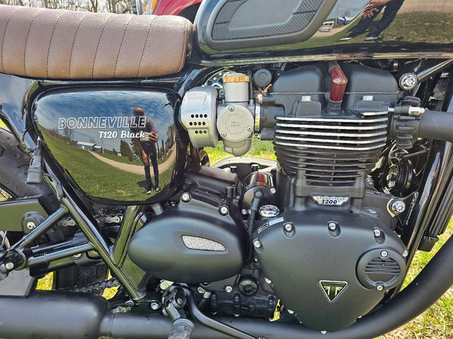 2019 TRIUMP BONNEVILLE T120 Black (FINANCING AVAILABLE) in Street, Cruisers & Choppers in Saskatoon - Image 3