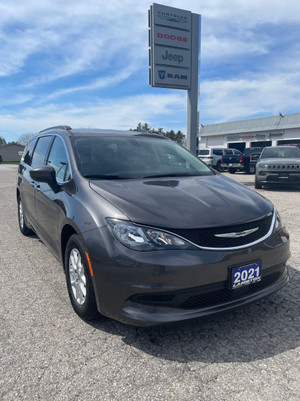 2021 Chrysler Grand Caravan SXT One Owner Van Originally Purchas