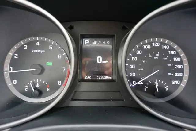 2018 Hyundai Santa Fe in Cars & Trucks in Oakville / Halton Region - Image 35