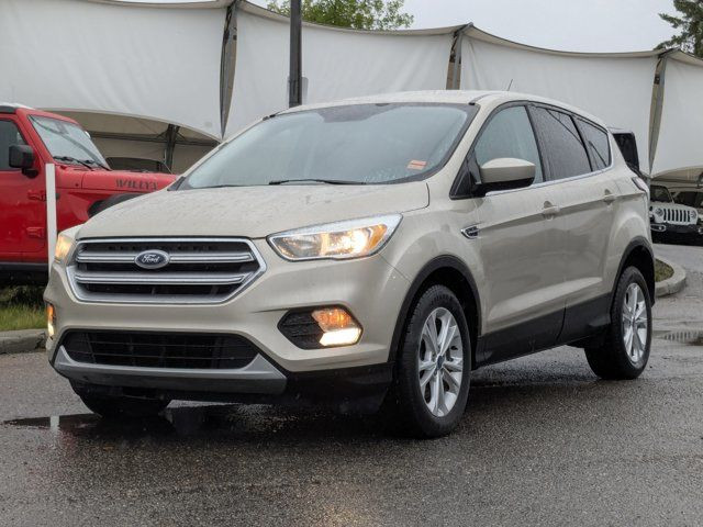 2017 Ford Escape SE - Bluetooth - Heated Seats - Backup Camera in Cars & Trucks in Calgary - Image 4