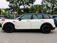 Comfort Package, Signature Line, Black Roof & Mirror Caps, Roof Rails. Finished in Pepper White with... (image 2)