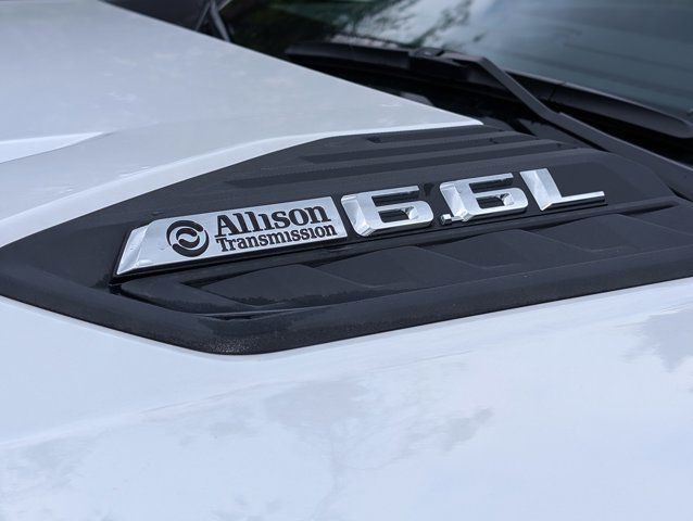 2025 Chevrolet Silverado 2500HD Work Truck- Trailering Pkg in Cars & Trucks in Barrie - Image 3