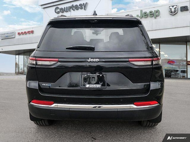 2023 Jeep Grand Cherokee 4xe | Hybrid | Sunroof in Cars & Trucks in Calgary - Image 4