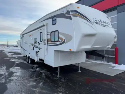 Call for details. 2 SLIDE OUTS; ENCLOSED TANKS; OUTSIDE SHOWER; TANDEM AXLE Call 587-457-5200 http:/...