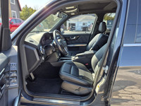 2013 GLK250 is a diesel-powered luxury SUV with AWD, upscale styling, and excellent fuel efficiency.... (image 8)
