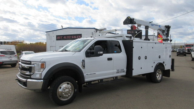2020 Ford F-550 XLT EXTENDED CAB SERVICE TRUCK WITH CRANE in Heavy Equipment in Vancouver - Image 2