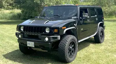 Very clean, 2008 Hummer H2 SUV. 6.2L V8, Automatic transmission, 4WD. Beautiful leather interior, Bo...
