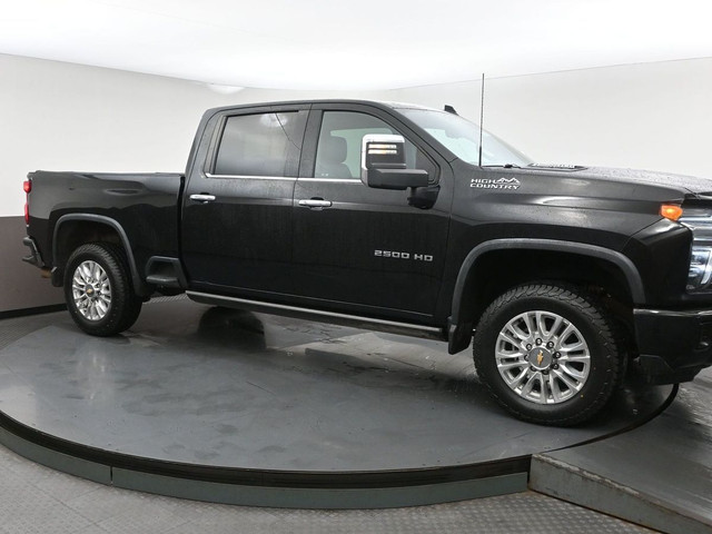 2022 Chevrolet Silverado 2500HD HIGH COUNTRY NAVIGATION, SUNROOF in Cars & Trucks in City of Halifax - Image 2