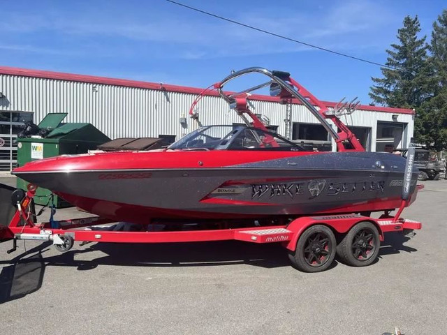 2013 AUTRES WAKESETTER MXZ 20 in Powerboats & Motorboats in Saguenay - Image 2