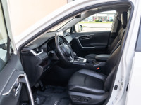 CARGET AUTOMOTIVE is thrilled to offer this 2019 Toyota RAV4 Hybrid Limited, a fuel-efficient, all-w... (image 9)