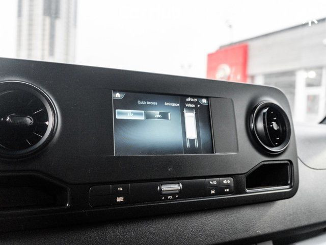 2023 Mercedes-Benz Sprinter Cab Chassis 3500XD 170'' AWD Box in Cars & Trucks in City of Toronto - Image 4