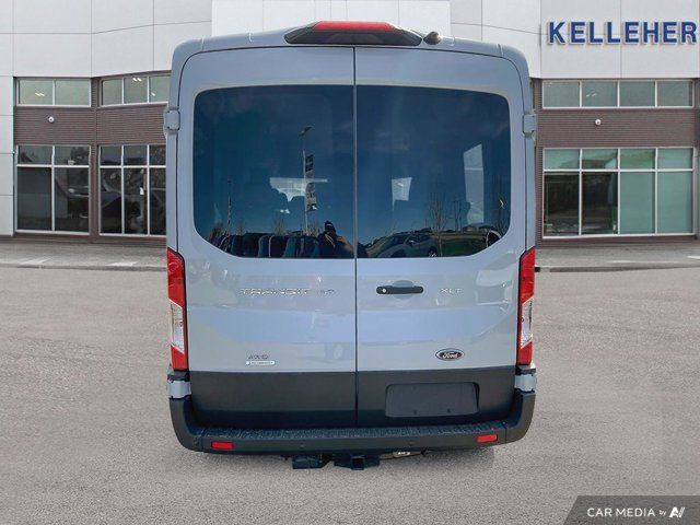 2025 Ford Transit Passenger Wagon XLT in Cars & Trucks in Brandon - Image 4