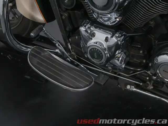 2009 Kawasaki Vulcan 1700 Classic LT in Street, Cruisers & Choppers in Kelowna - Image 17